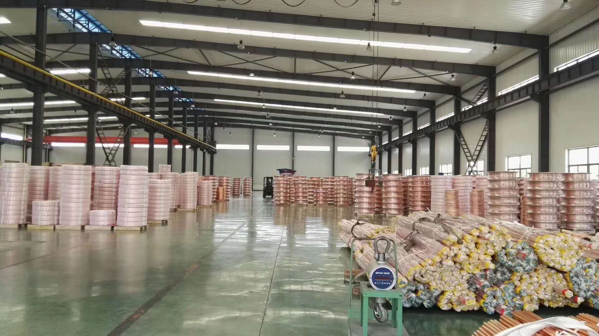 銅管生產(chǎn)現(xiàn)場(chǎng)-倉(cāng)庫(kù)一角