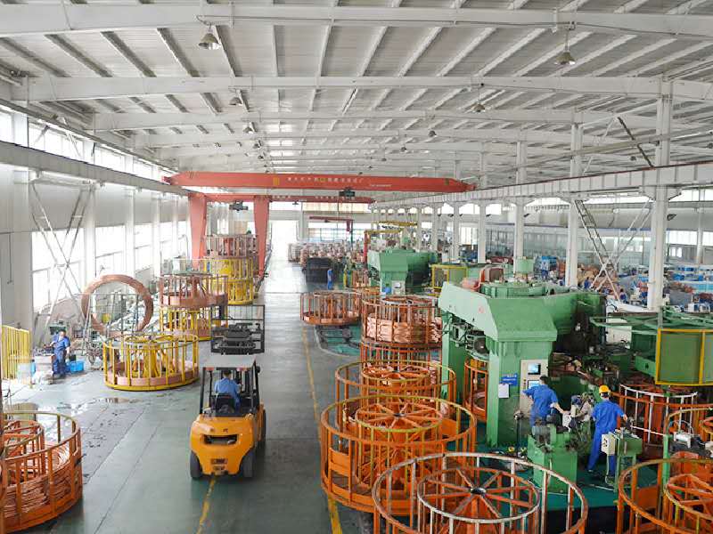 銅管生產(chǎn)現(xiàn)場(chǎng)