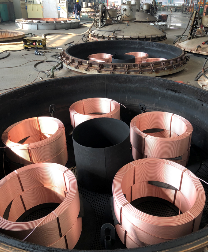 銅管生產(chǎn)現(xiàn)場(chǎng)-真空退火爐